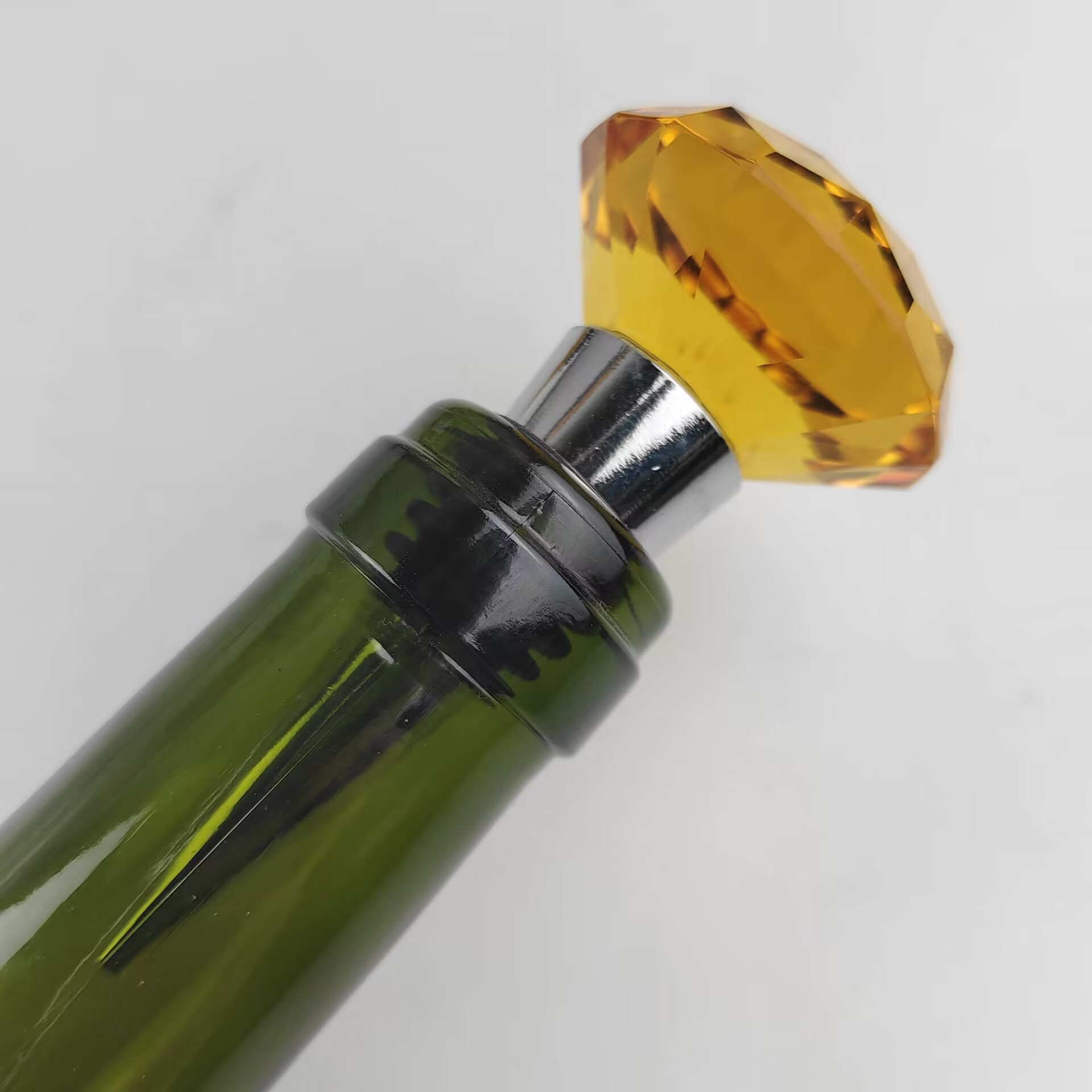 Yellow aluminum alloy bar & restaura